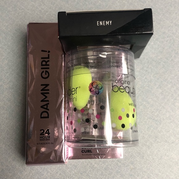 Makeup Bundle - Picture 2 of 2